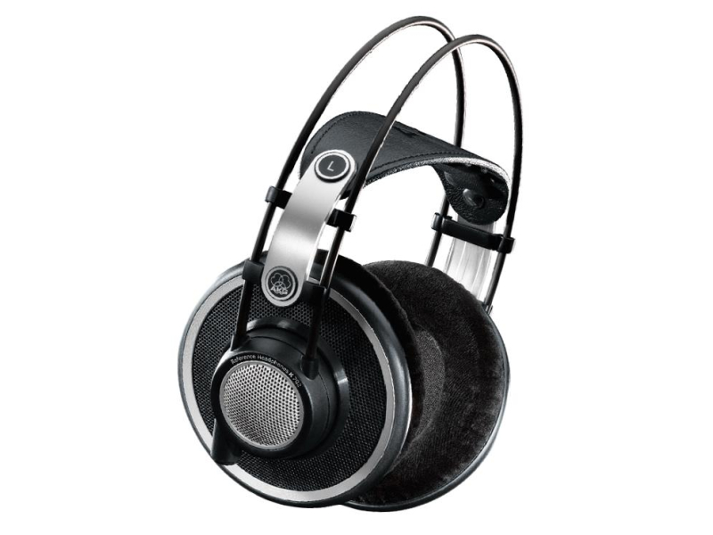 AKG K702